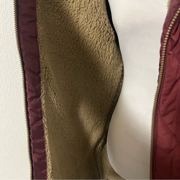 WeatherProof Vintage Women’s Small Quilted Sherpa Lined Jacket Maroon EUC Pocket - Picture 4 of 11